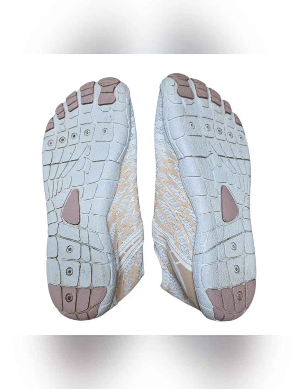 Lightweight White & Peach Knit Sneakers  USA 9 1/2